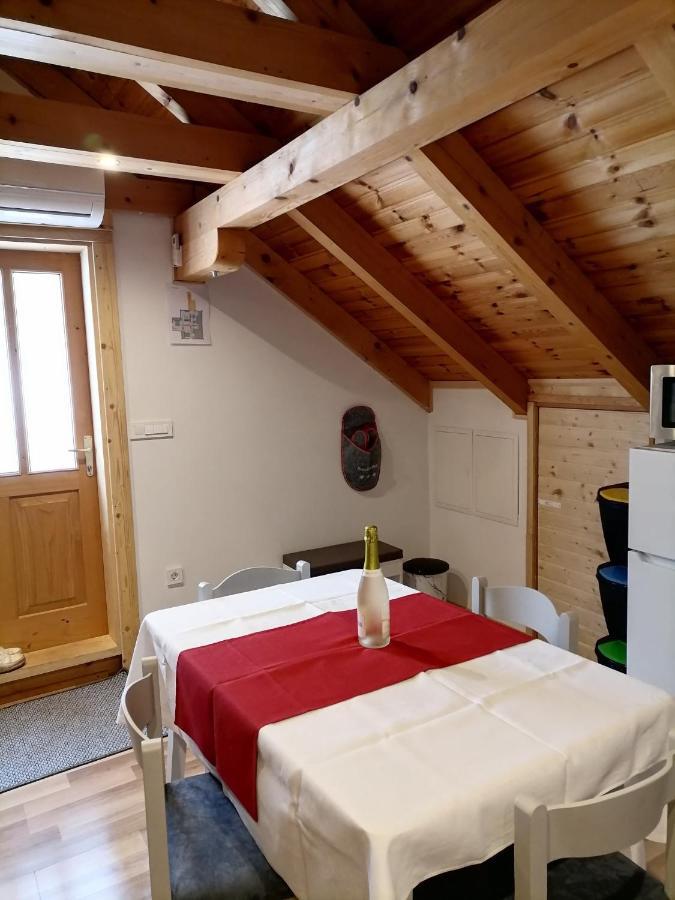 Apartman Tonka Otocac Bagian luar foto